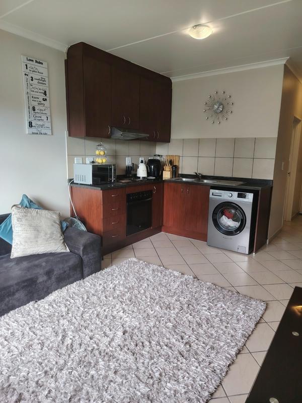To Let 2 Bedroom Property for Rent in Buhrein Western Cape